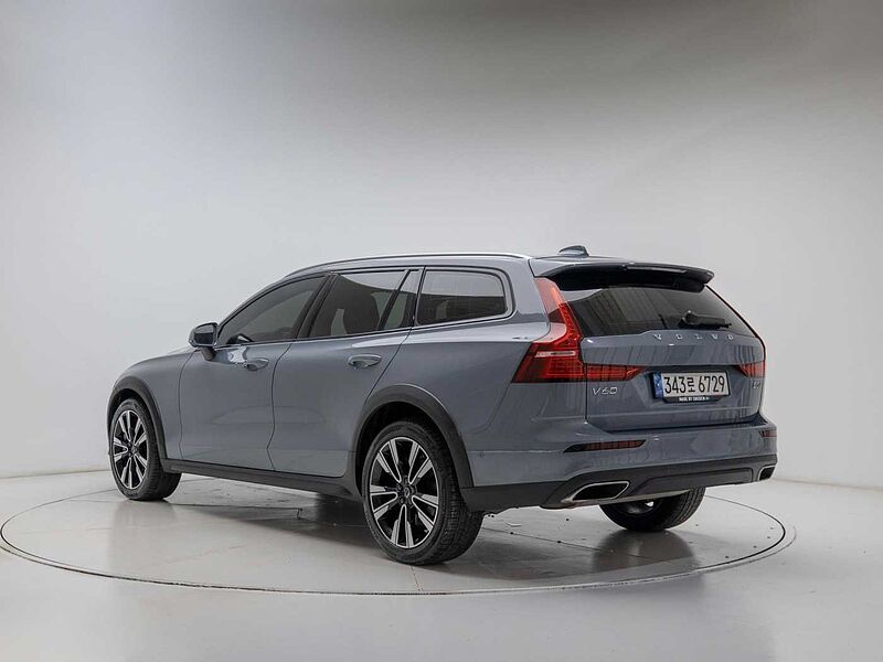 Volvo  Pro, B5 AWD mild hybrid