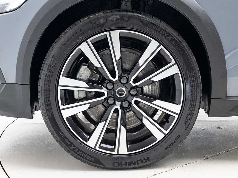Volvo  Pro, B5 AWD mild hybrid