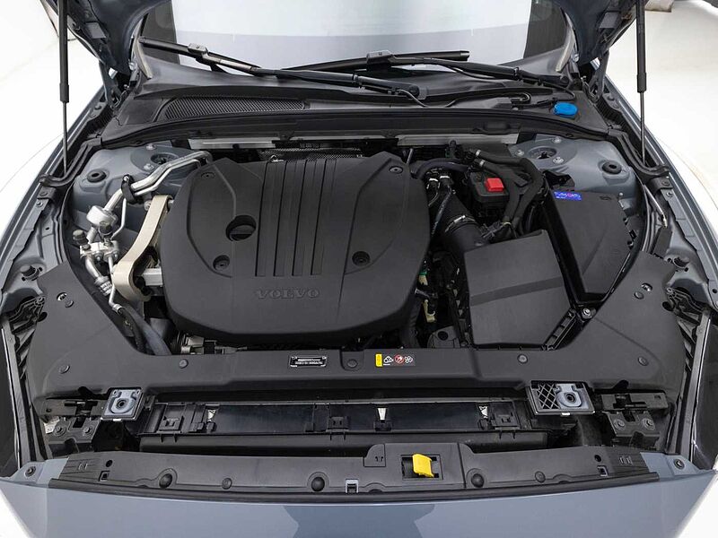 Volvo  Pro, B5 AWD mild hybrid