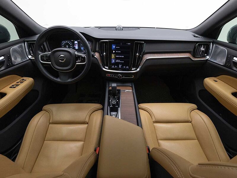 Volvo  Pro, B5 AWD mild hybrid