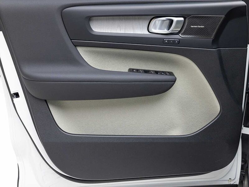 Volvo Ultra, B4 AWD 마일드 하이브리드, 가솔린, 브라이트