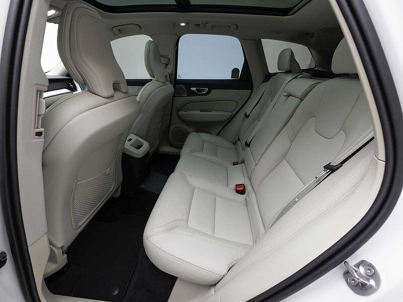 Volvo Ultra, T8 AWD 플러그-인 하이브리드, 전기/가솔린, 브라이트