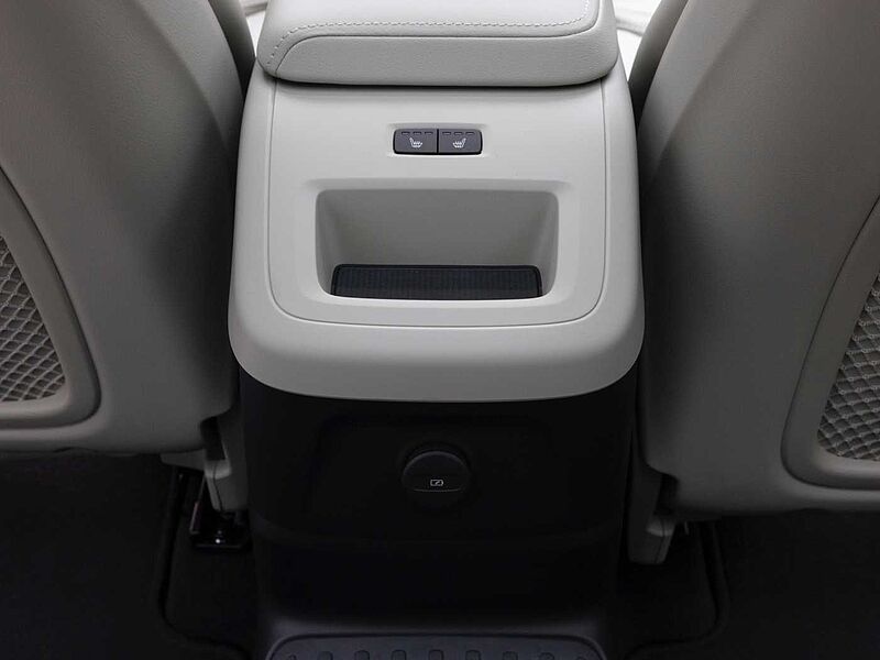Volvo Ultra, T8 AWD 플러그-인 하이브리드, 전기/가솔린, 브라이트