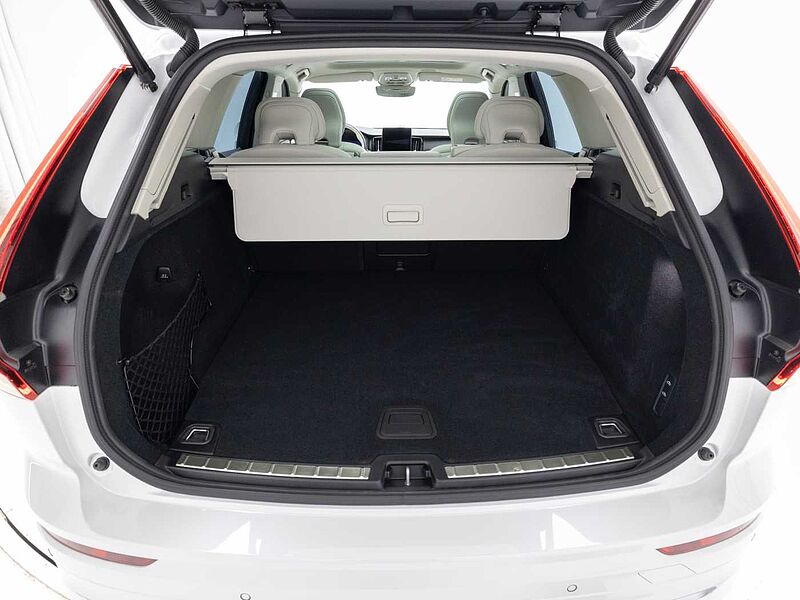 Volvo Ultra, T8 AWD 플러그-인 하이브리드, 전기/가솔린, 브라이트