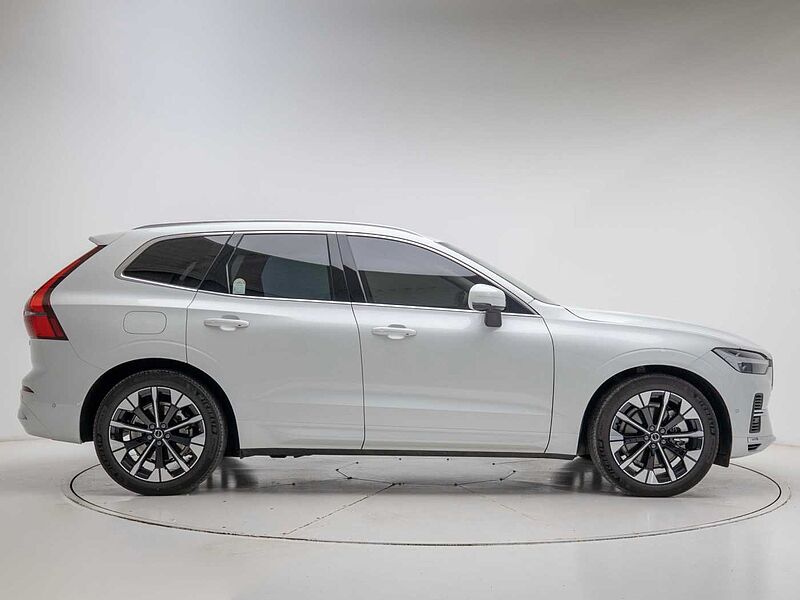 Volvo Ultra, T8 AWD 플러그-인 하이브리드, 전기/가솔린, 브라이트