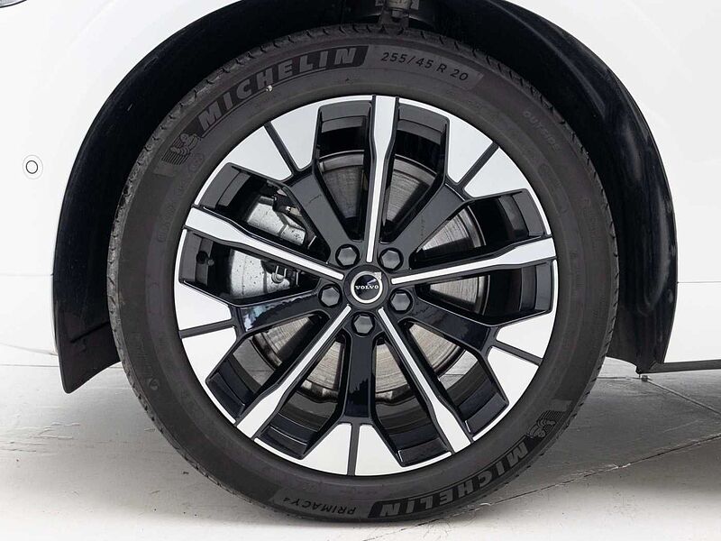 Volvo Ultra, T8 AWD 플러그-인 하이브리드, 전기/가솔린, 브라이트