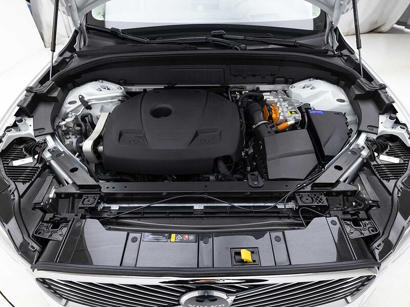 Volvo Ultra, T8 AWD 플러그-인 하이브리드, 전기/가솔린, 브라이트