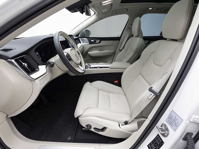 Volvo Ultra, T8 AWD 플러그-인 하이브리드, 전기/가솔린, 브라이트