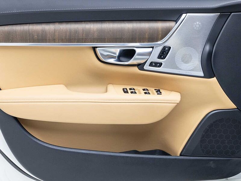 Volvo Ultra, B5 AWD 마일드 하이브리드, 가솔린, 브라이트