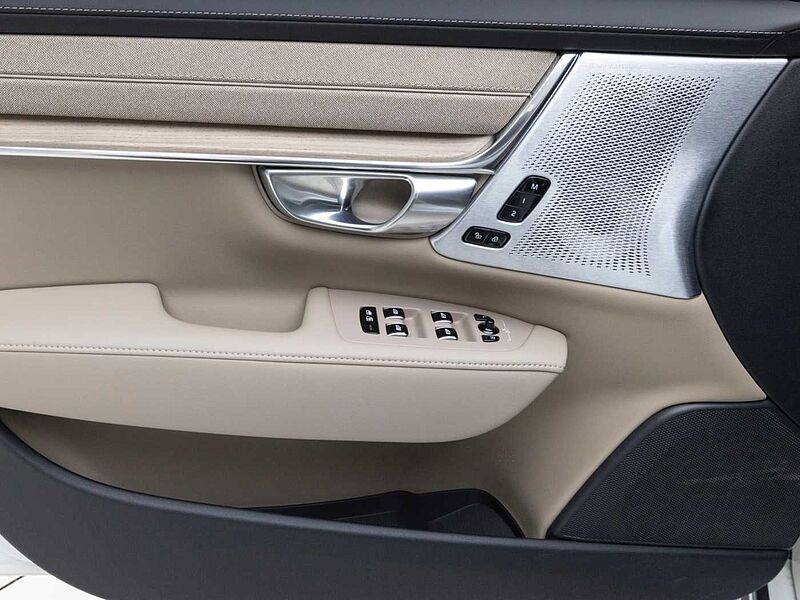 Volvo  Ultra, B5 마일드 하이브리드, 가솔린, 다크