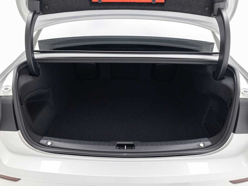 Volvo  Ultra, B5 마일드 하이브리드, 가솔린, 다크