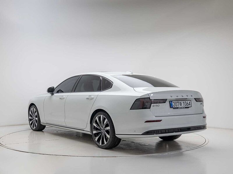 Volvo  Ultra, B5 마일드 하이브리드, 가솔린, 다크