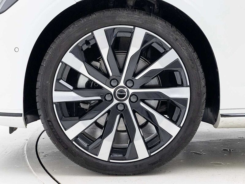 Volvo  Ultra, B5 마일드 하이브리드, 가솔린, 다크