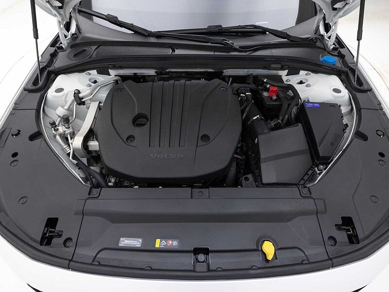 Volvo  Ultra, B5 마일드 하이브리드, 가솔린, 다크