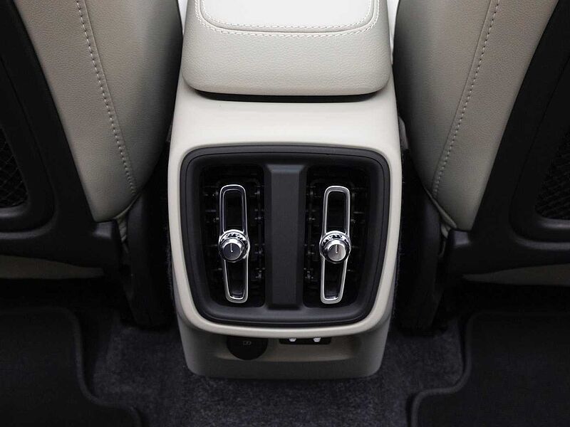 Volvo Ultra, B4 AWD 마일드 하이브리드, 가솔린, 다크