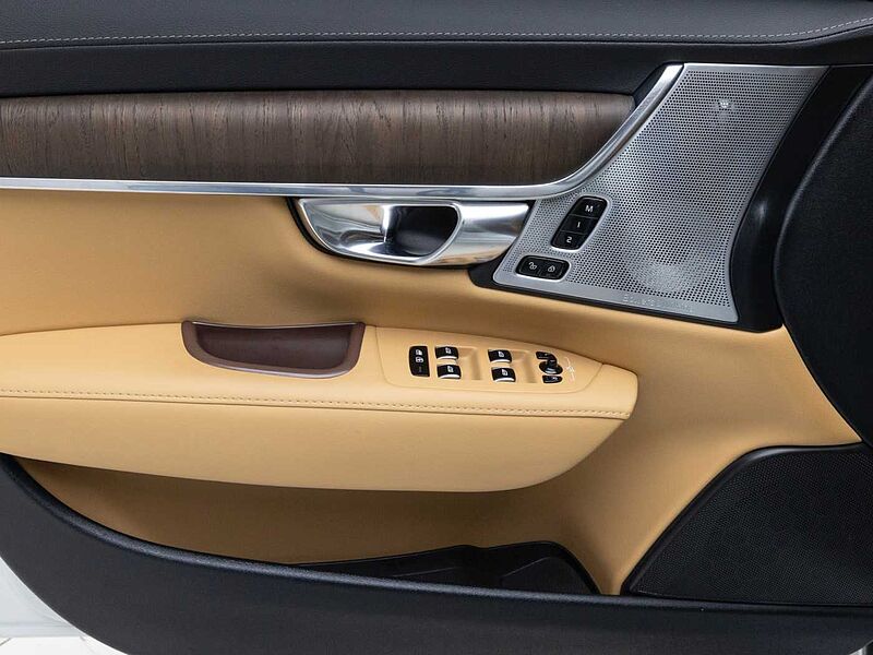 Volvo  Ultimate, B6 AWD 마일드 하이브리드, 가솔린, 브라이트