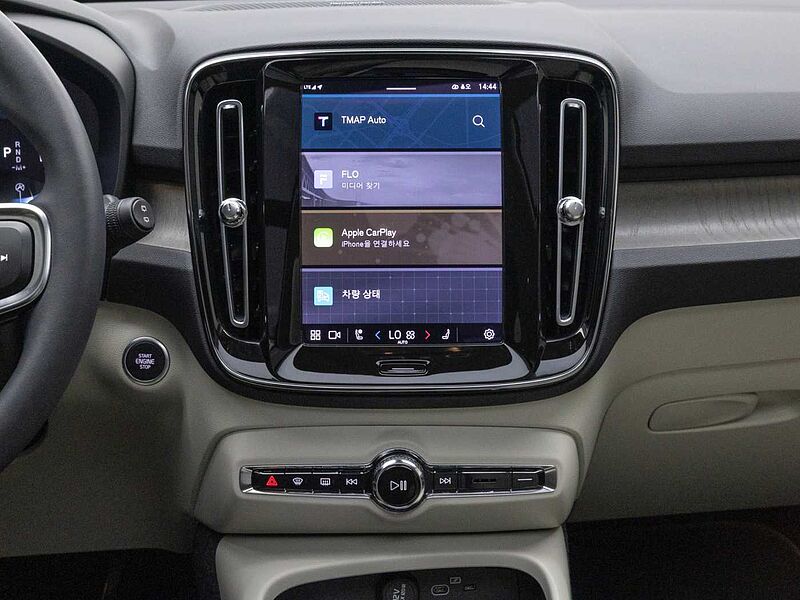 Volvo  Ultimate, B4 AWD mild hybrid, 가솔린, Bright