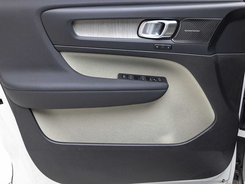 Volvo  Ultimate, B4 AWD mild hybrid, 가솔린, Bright