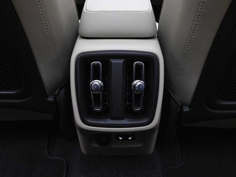 Volvo  Ultimate, B4 AWD mild hybrid, 가솔린, Bright