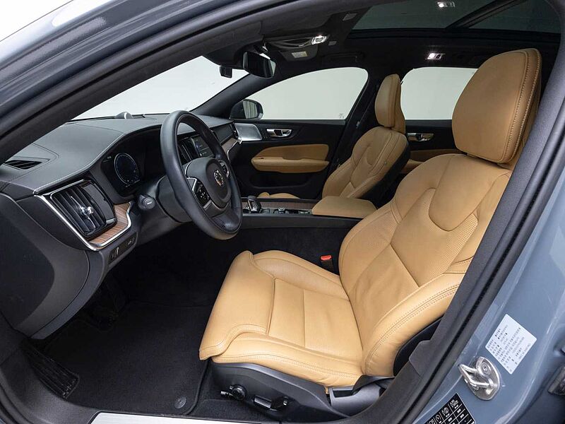 Volvo Pro, B5 AWD mild hybrid