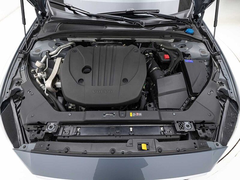 Volvo Pro, B5 AWD mild hybrid