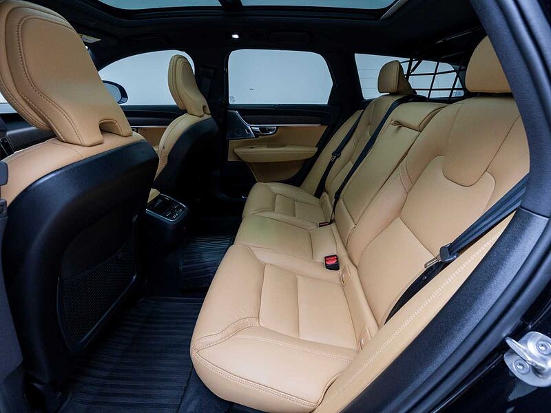 Volvo  Pro, B5 AWD mild hybrid