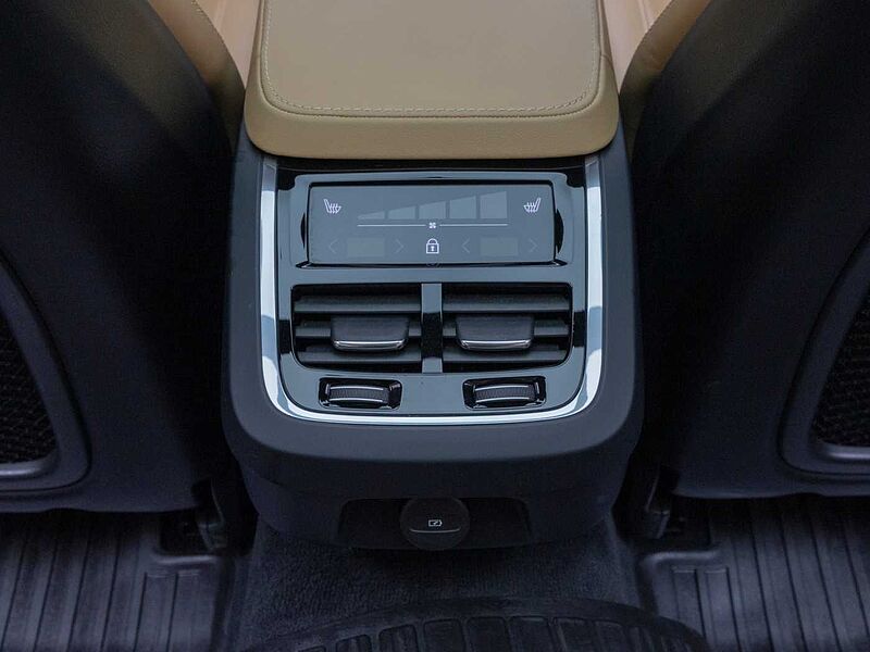 Volvo  Pro, B5 AWD mild hybrid