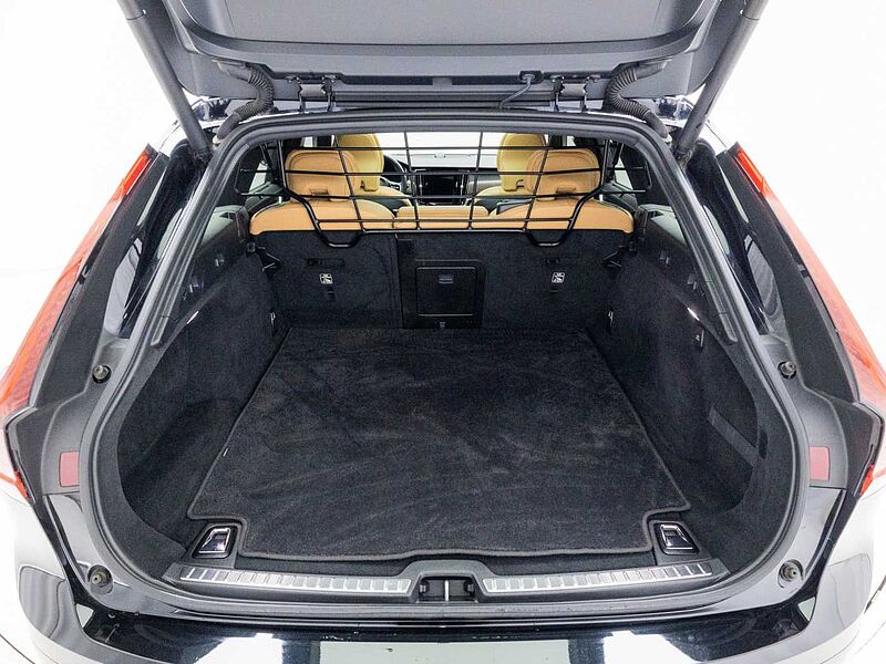 Volvo  Pro, B5 AWD mild hybrid