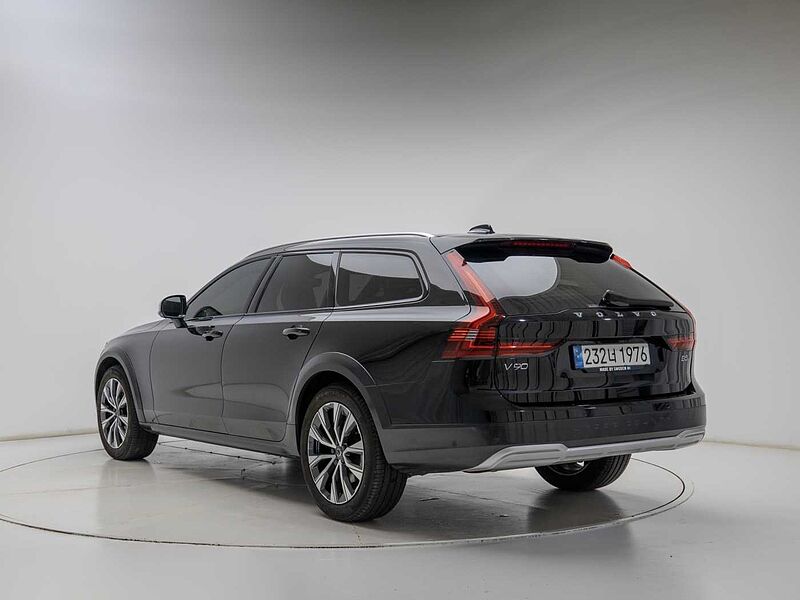 Volvo  Pro, B5 AWD mild hybrid