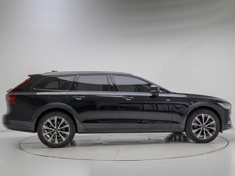 Volvo  Pro, B5 AWD mild hybrid