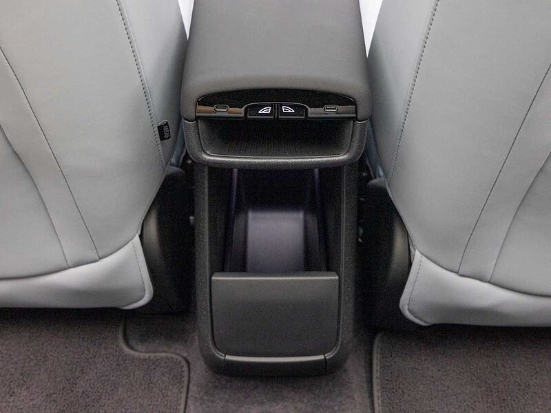 Volvo  Ultra, Single Motor Extended Range, 순수 전기