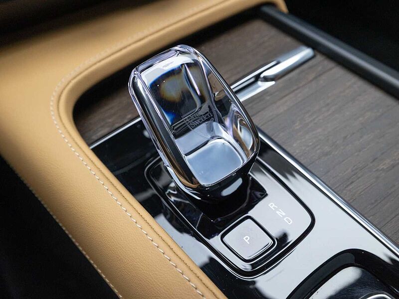 Volvo  Ultimate, B6 AWD mild hybrid, 가솔린, Bright