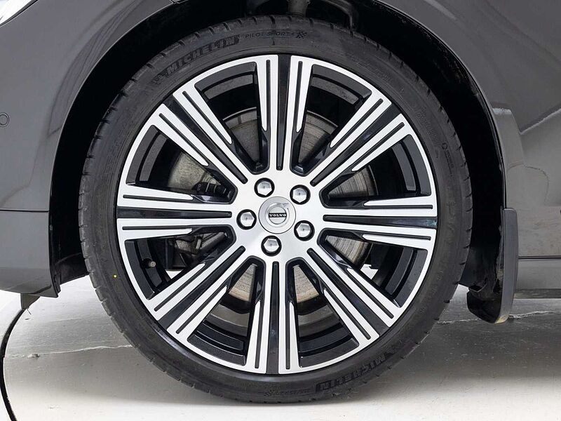 Volvo  Ultimate, B6 AWD mild hybrid, 가솔린, Bright