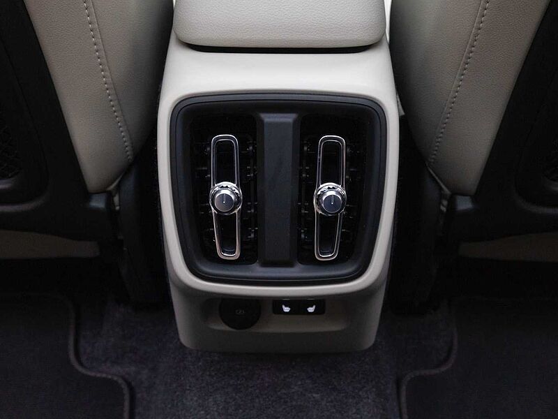 Volvo  Ultra, B4 AWD 마일드 하이브리드, 가솔린, 브라이트