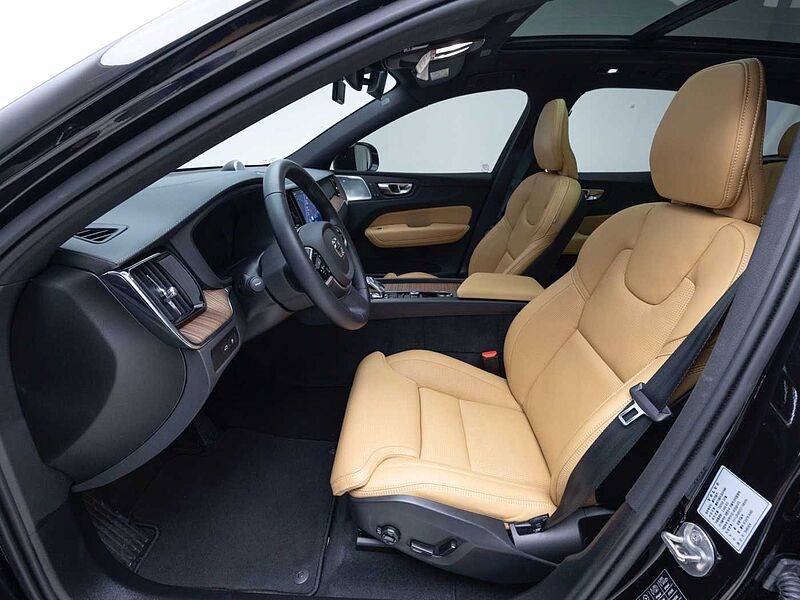 Volvo Ultra, T8 AWD 플러그-인 하이브리드, 전기/가솔린, 브라이트