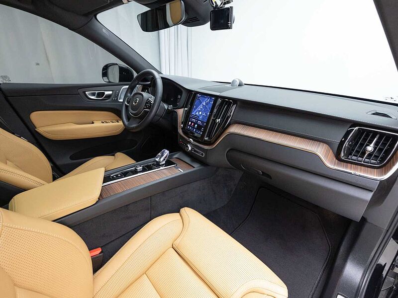 Volvo Ultra, T8 AWD 플러그-인 하이브리드, 전기/가솔린, 브라이트