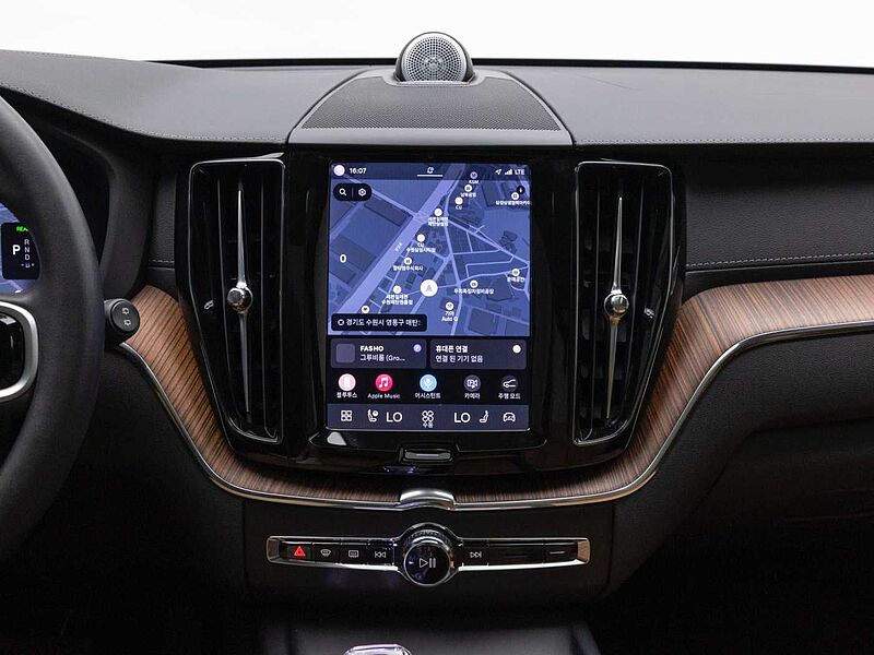 Volvo Ultra, T8 AWD 플러그-인 하이브리드, 전기/가솔린, 브라이트