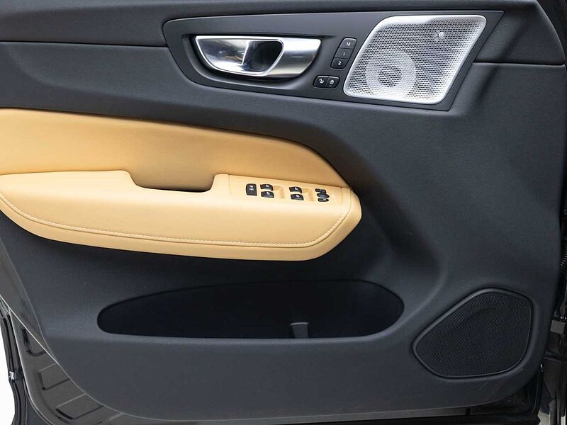 Volvo Ultra, T8 AWD 플러그-인 하이브리드, 전기/가솔린, 브라이트