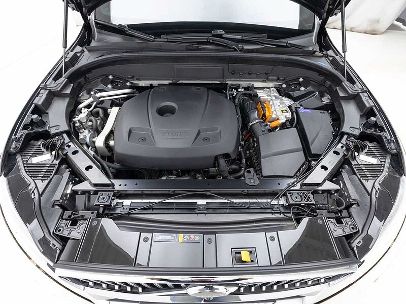 Volvo Ultra, T8 AWD 플러그-인 하이브리드, 전기/가솔린, 브라이트