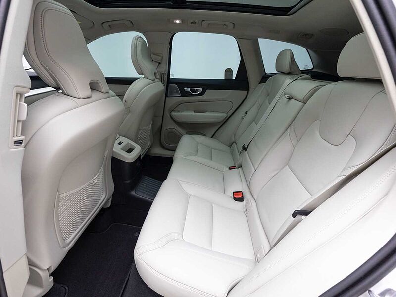 Volvo Ultra, T8 AWD 플러그-인 하이브리드, 전기/가솔린, 브라이트