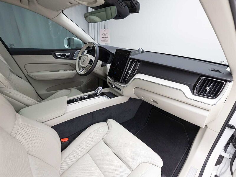 Volvo Ultra, T8 AWD 플러그-인 하이브리드, 전기/가솔린, 브라이트