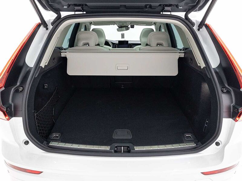 Volvo Ultra, T8 AWD 플러그-인 하이브리드, 전기/가솔린, 브라이트