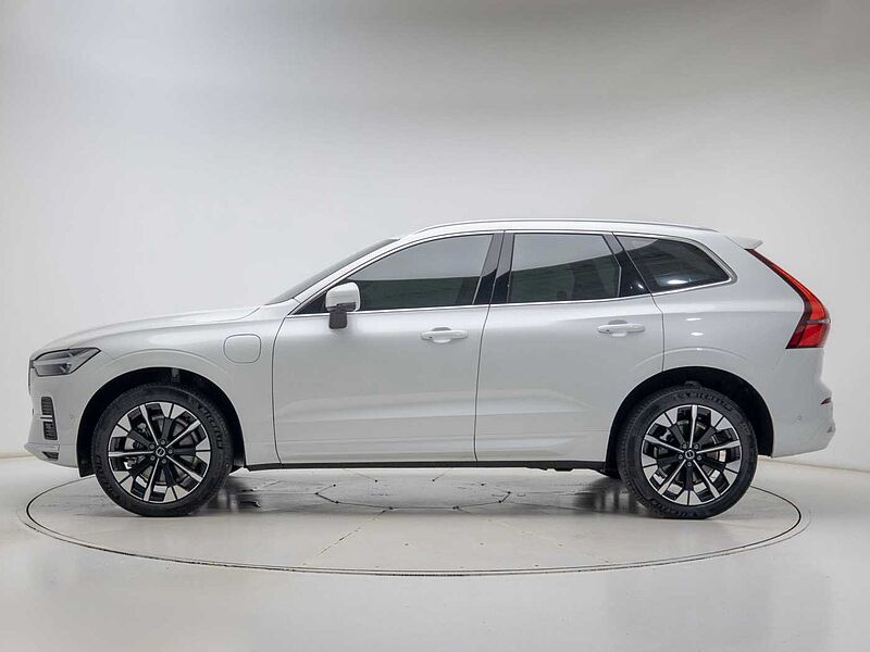 Volvo Ultra, T8 AWD 플러그-인 하이브리드, 전기/가솔린, 브라이트