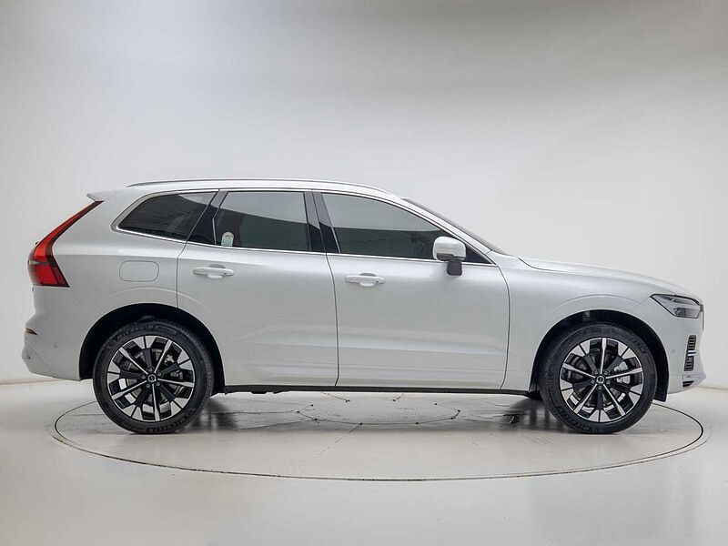 Volvo Ultra, T8 AWD 플러그-인 하이브리드, 전기/가솔린, 브라이트