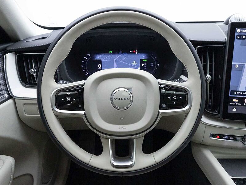 Volvo  Ultra, T8 AWD 플러그-인 하이브리드, 전기/가솔린, 브라이트