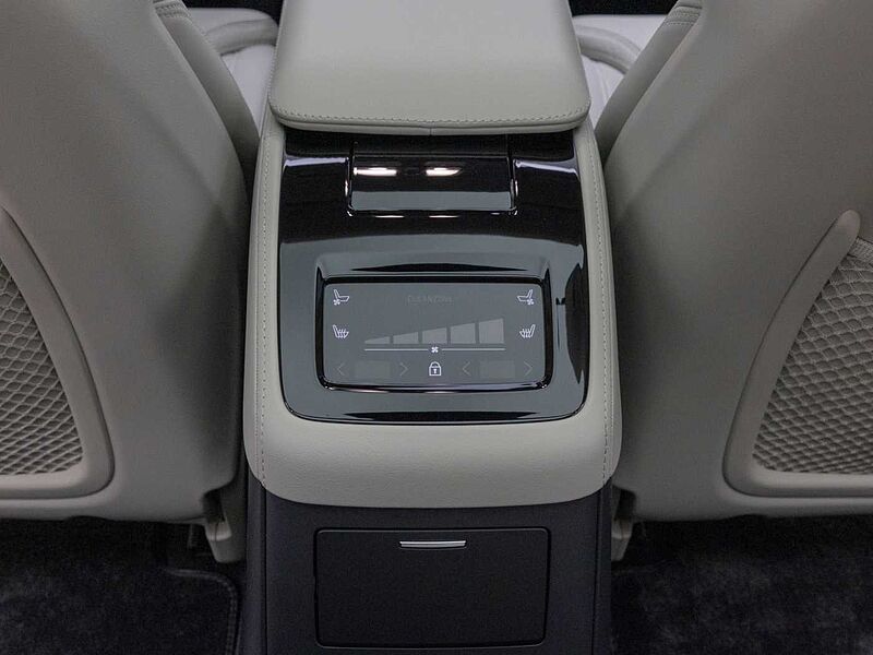 Volvo  Ultra, T8 AWD 플러그-인 하이브리드, 전기/가솔린, 브라이트