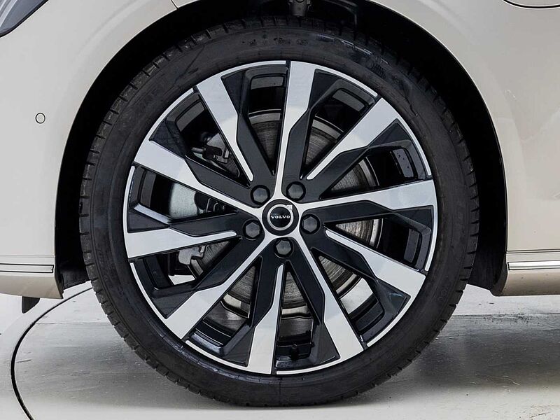 Volvo  Ultra, T8 AWD 플러그-인 하이브리드, 전기/가솔린, 브라이트