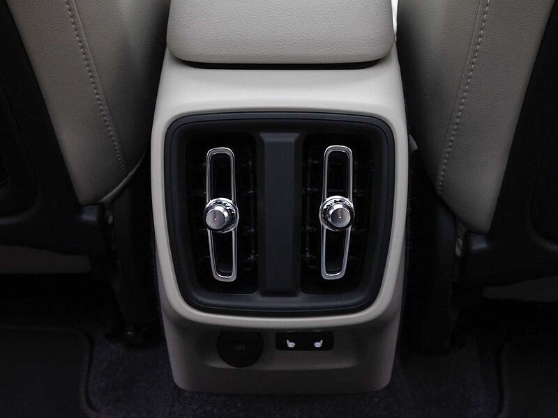 Volvo  Ultra, B4 AWD 마일드 하이브리드, 가솔린, 다크